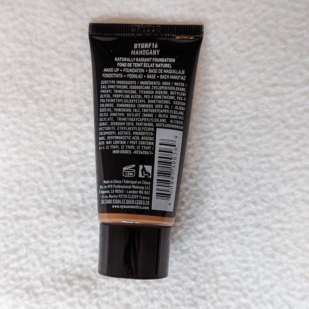 🌷4/$20 Mahogany BTGRF16 Born To Glow Naturally Radiant Foundation NYX - Picture 5 of 7